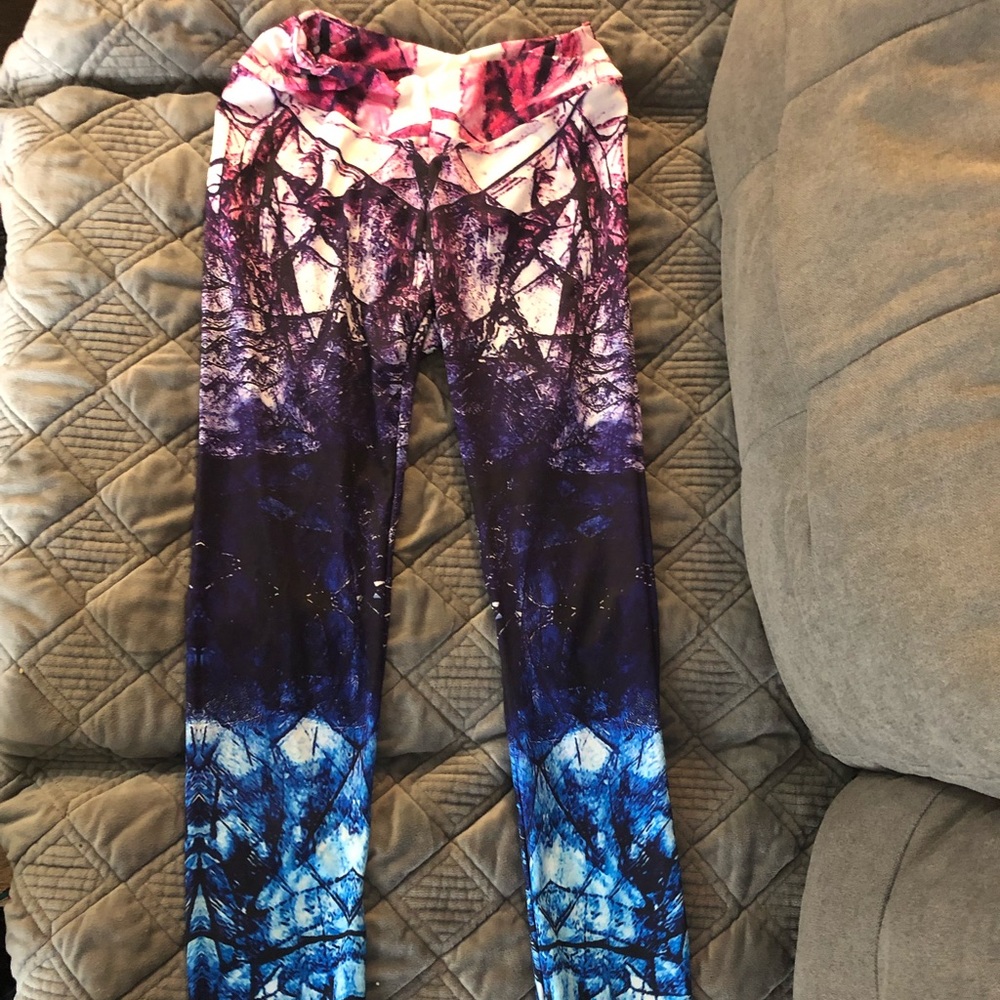 Workout leggings 🌸☀️ - Picture 2 of 3